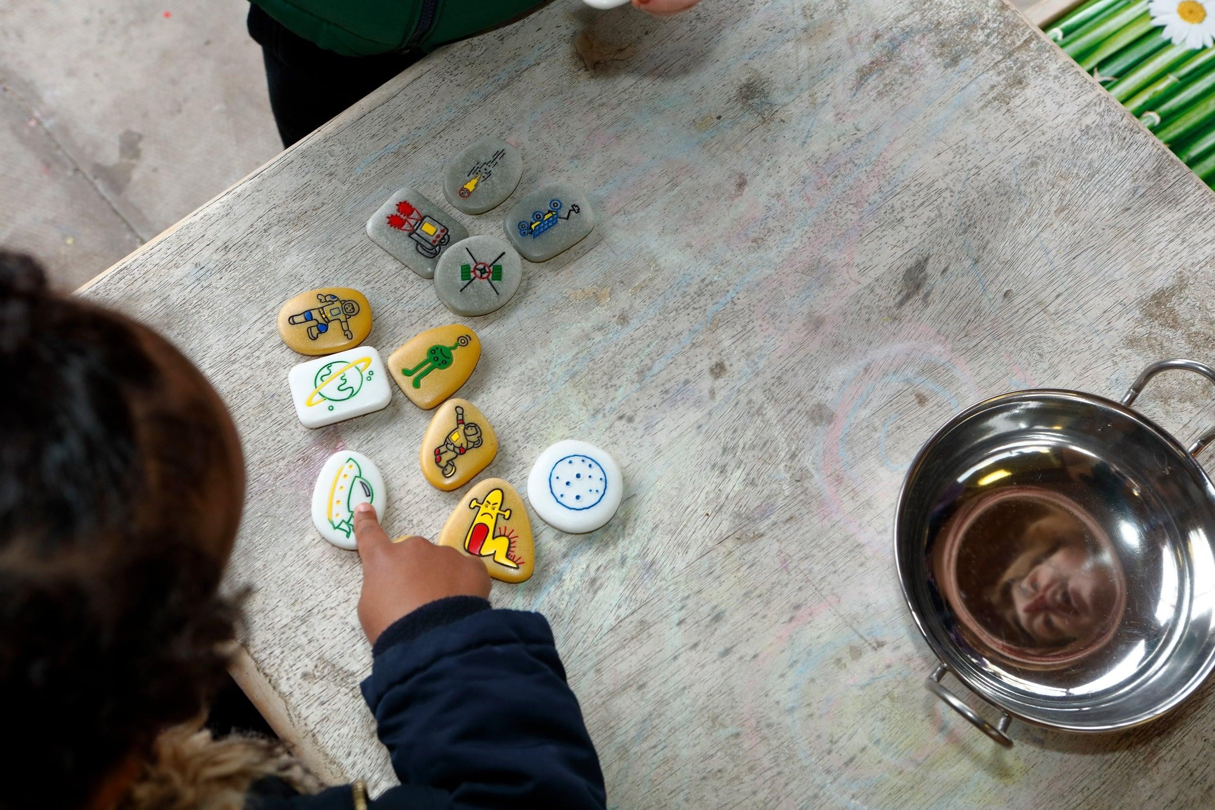 Vertelstenen - in de ruimte