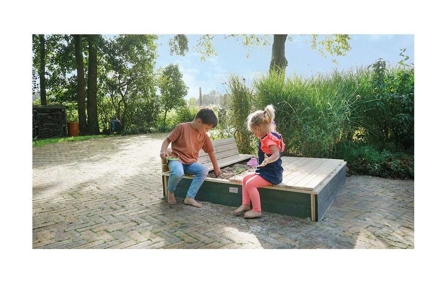 Zandbak (met bankjes)