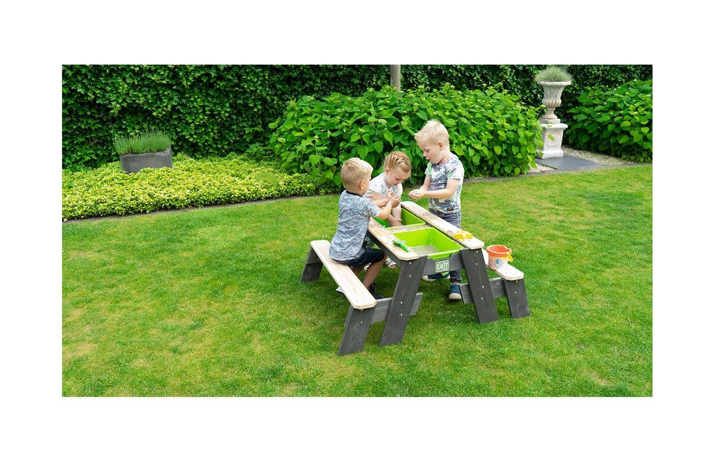 Zand- water- en picknicktafel (2 bankjes)